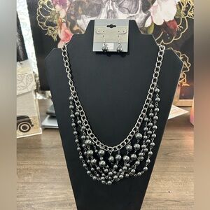 NWT necklace and earrings set